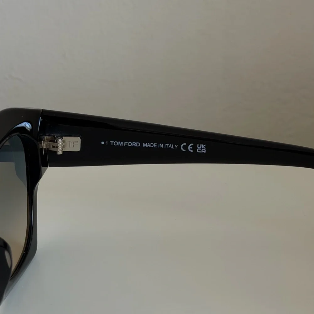 Tom Ford  Guilliana Sunglasses Black Blue lense - Picture 6 of 12